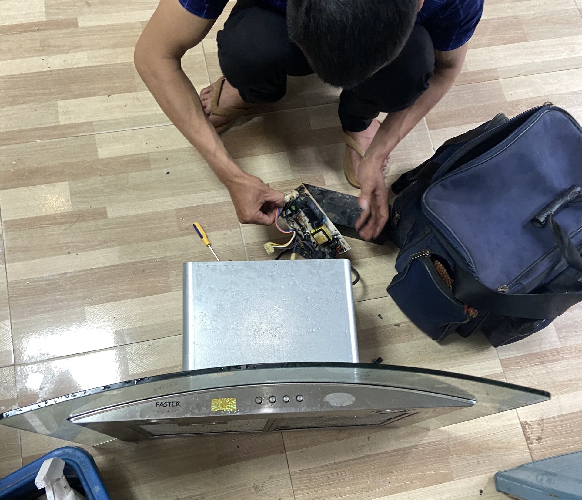 Dịch vụ Sửa chữa máy hút mùi