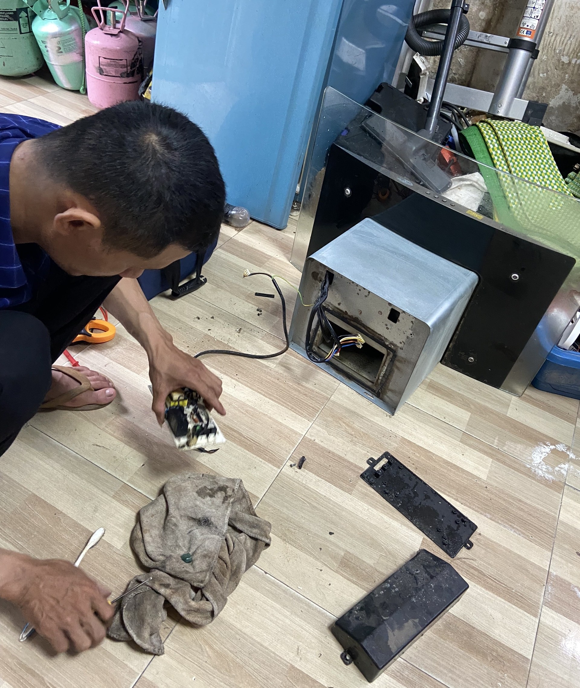Dịch vụ Sửa chữa máy hút mùi